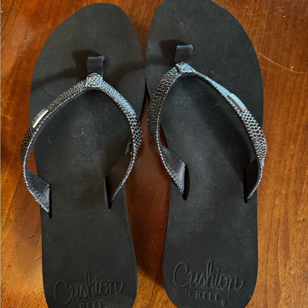 Reef Women's Black Sandals with Silver Glittery Textured Straps